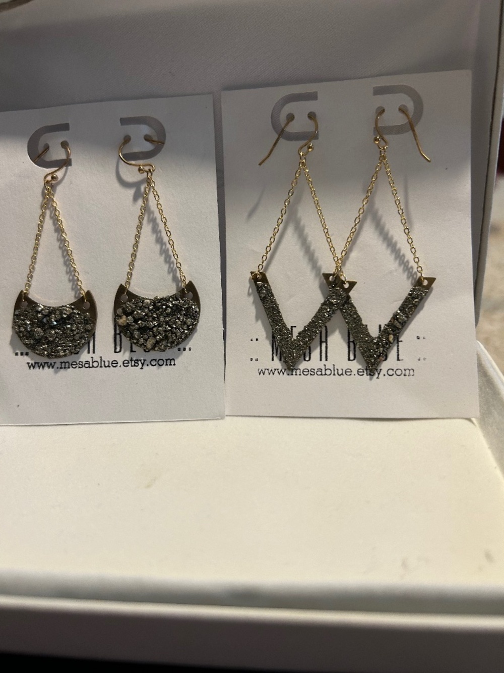 2 pairs of gold tone earrings NEW